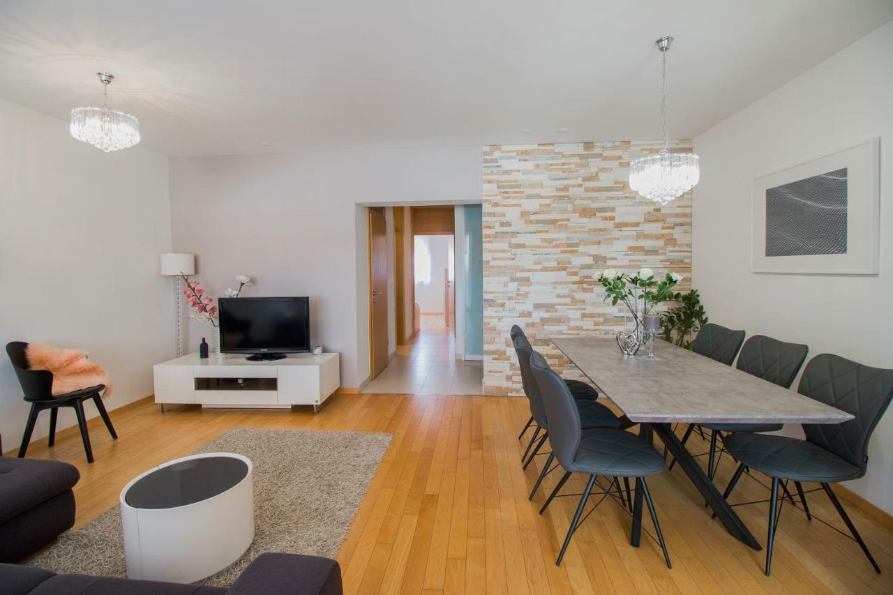 Apartment Montesa Zadar With Free Parking And Balcony Luaran gambar